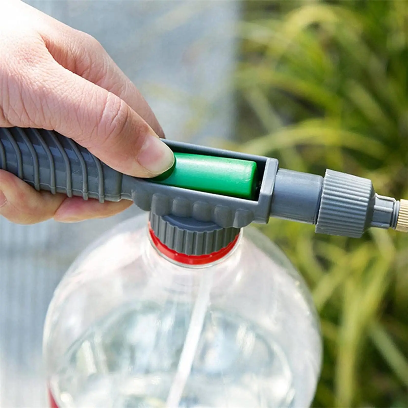 Manual High-Pressure Bottle Sprayer – Adjustable Nozzle for Garden Watering & Cleaning
